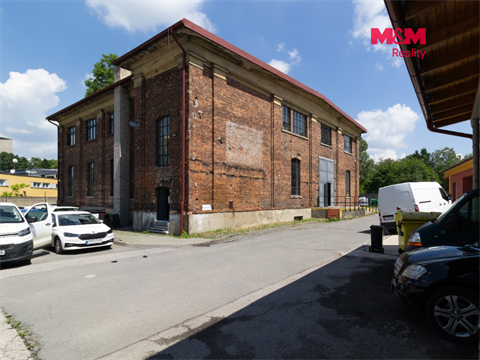 Pronájem výrobního objektu, 1 500 m² - 0