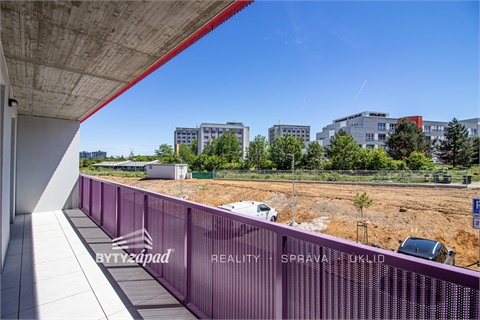 Pronájem bytu 3kk, 82 m² - 14