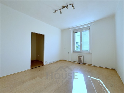 Prodej bytu 2kk, 56 m² 2
