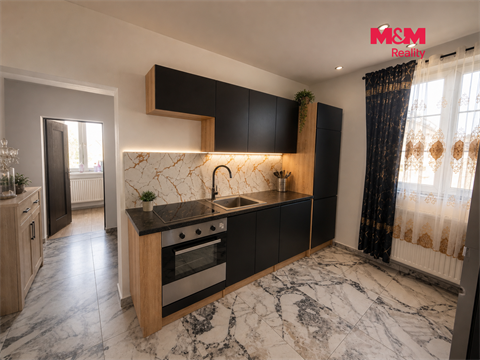 Prodej rodinného domu, 250 m² - 6