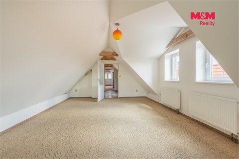 Prodej rodinného domu, 200 m² - 14