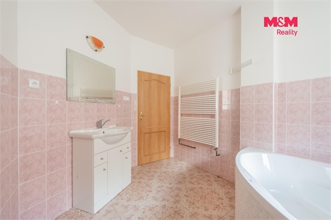 Prodej rodinného domu, 200 m² - 4