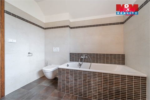 Prodej rodinného domu, 240 m² 26