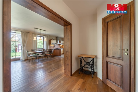 Prodej rodinného domu, 240 m² - 10