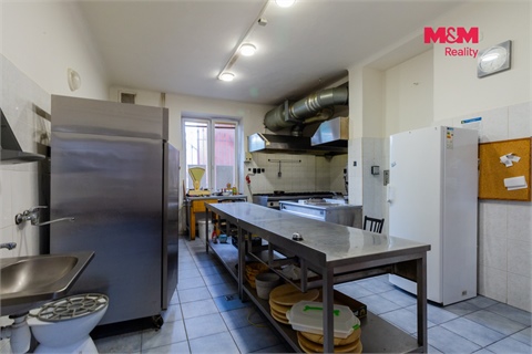 Prodej rodinného domu, 1 355 m² 20