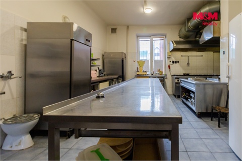 Prodej rodinného domu, 1 355 m² 18
