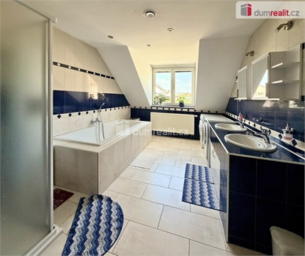 Prodej rodinného domu, 184 m² - 14