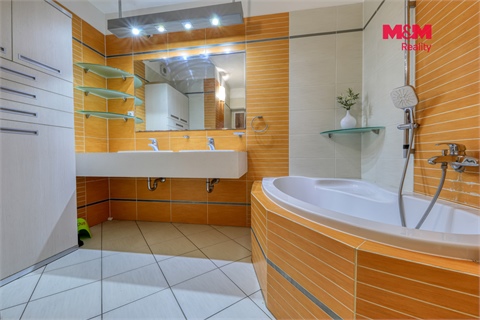 Prodej rodinného domu, 220 m² 4
