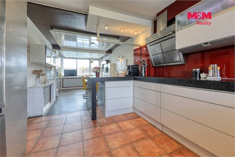 Prodej rodinného domu, 220 m² - 2