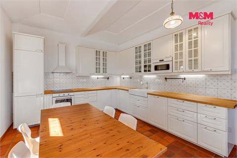 Prodej rodinného domu, 332 m² - 0