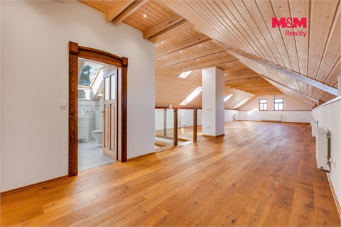 Prodej rodinného domu, 332 m² 2