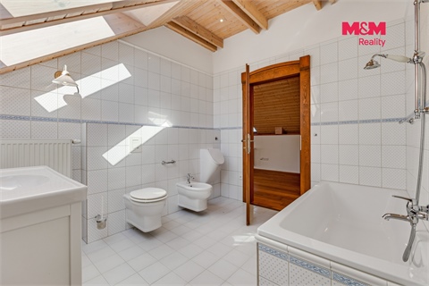 Prodej rodinného domu, 332 m² - 8