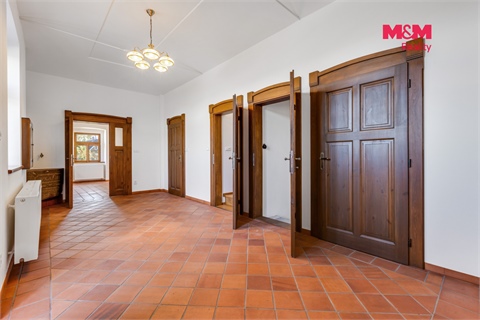 Prodej rodinného domu, 332 m² 14
