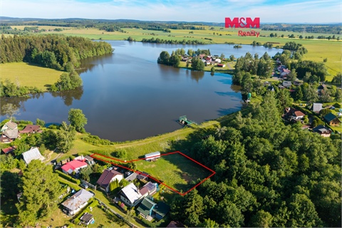 Prodej stavebního pozemku, 1 013 m² 0