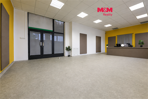 Pronájem obchodních prostor, 93 m² 0