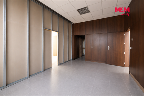 Pronájem obchodních prostor, 93 m² 2