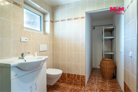 Prodej rodinného domu, 238 m² - 20