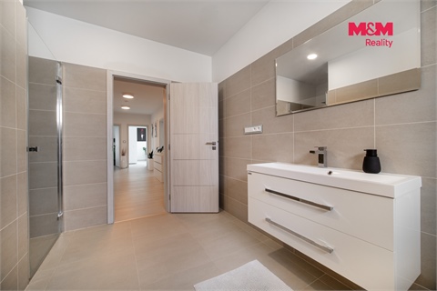 Prodej rodinného domu, 165 m² - 10