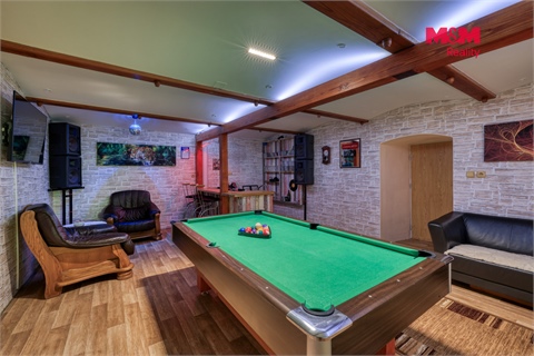 Prodej rodinného domu, 466 m² - 28