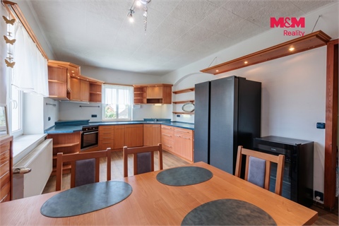 Prodej rodinného domu, 210 m² - 2