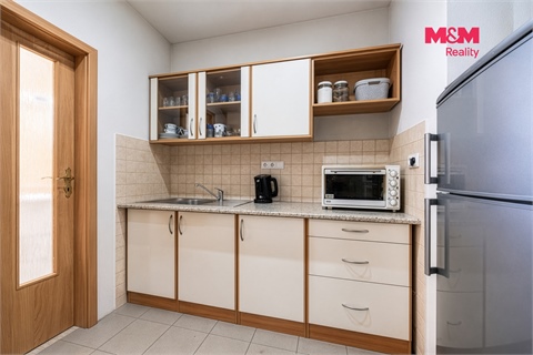 Prodej rodinného domu, 240 m² - 6