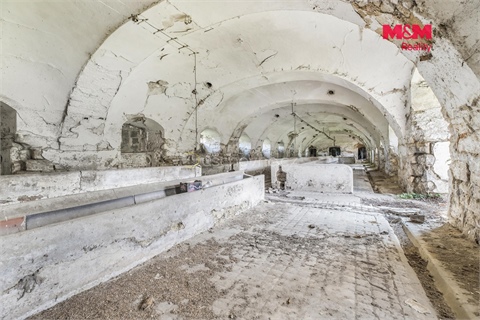 Prodej komerčního objektu, 5 000 m² - 12