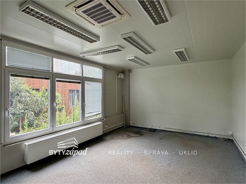 Pronájem skladu / haly, 489 m² 14