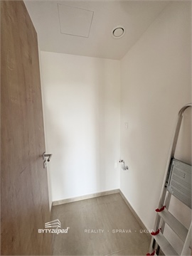 Pronájem bytu 3kk, 71 m² 12