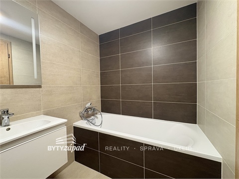 Pronájem bytu 3kk, 71 m² 10