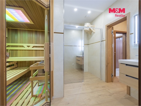 Prodej rodinného domu, 350 m² 12