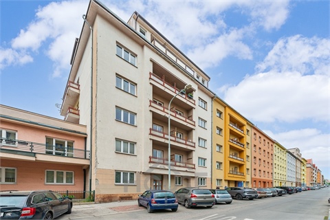 Prodej bytu 2kk, 46 m² 24