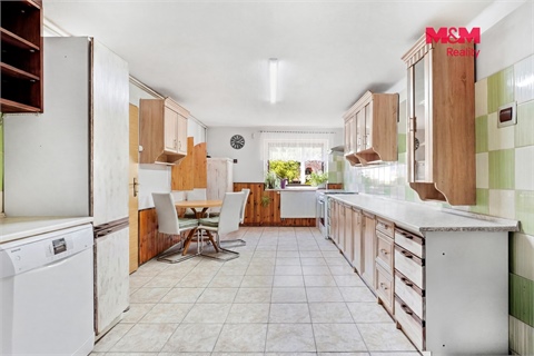 Prodej rodinného domu, 360 m² - 2