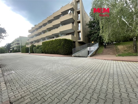 Pronájem parkovacího místa, 13 m² 0