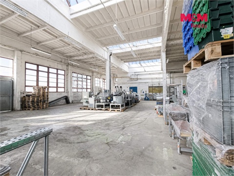 Pronájem skladu / haly, 436 m² 2