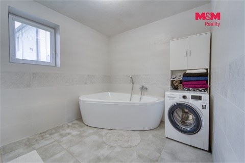 Prodej rodinného domu, 144 m² - 14