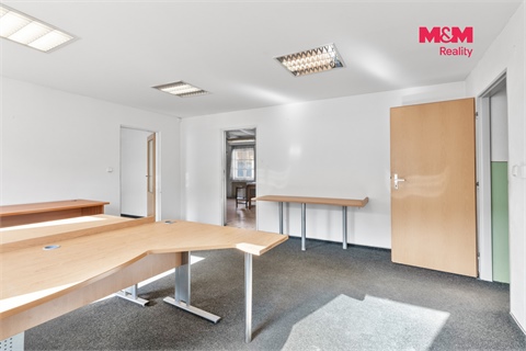 Prodej kanceláře, 852 m² 12