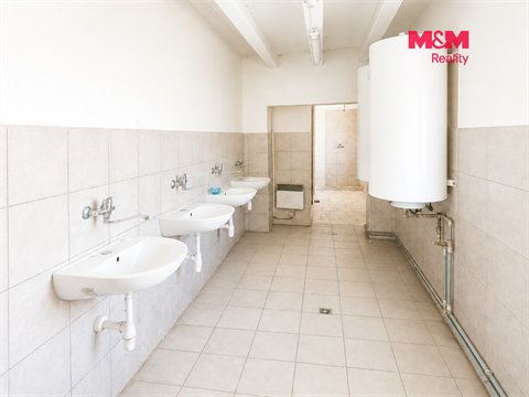 Prodej kanceláře, 852 m² 18