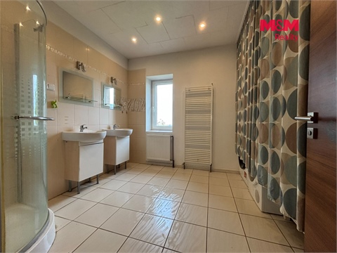 Prodej rodinného domu, 210 m² - 24