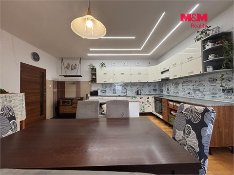 Prodej rodinného domu, 210 m² 2