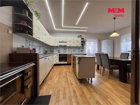 Prodej rodinného domu, 210 m² - 28