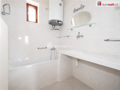 Prodej rodinného domu, 348 m² - 18