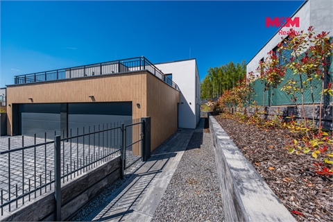 Prodej rodinného domu, 219 m² 2
