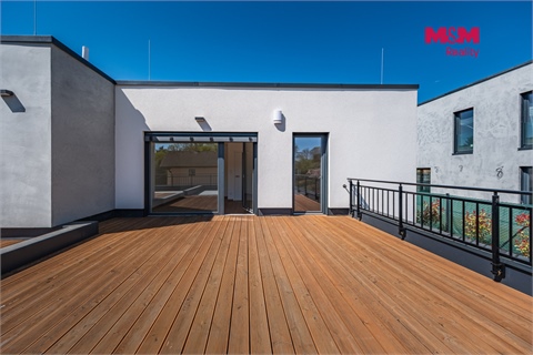 Prodej rodinného domu, 219 m² - 14