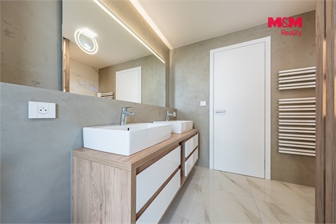 Prodej rodinného domu, 219 m² - 10