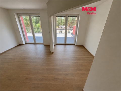 Prodej komerčního objektu, 842 m²