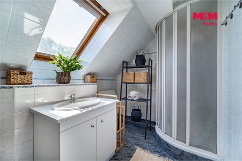 Prodej rodinného domu, 218 m² - 6