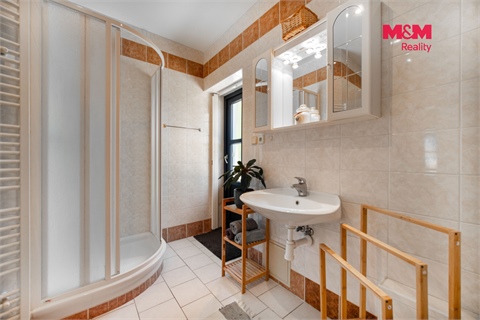 Prodej rodinného domu, 218 m² - 12