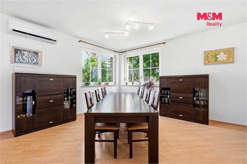Prodej rodinného domu, 281 m² - 8