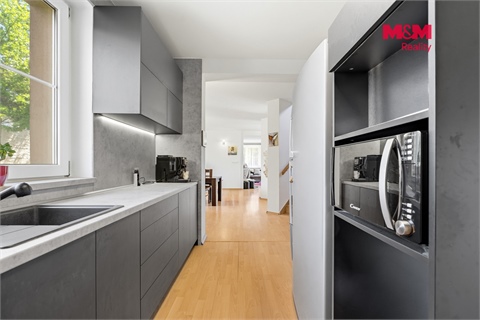 Prodej rodinného domu, 281 m² 12