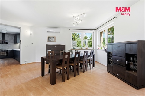Prodej rodinného domu, 281 m² 10